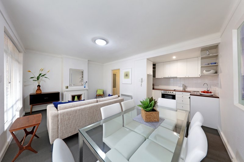 Photo - 10/8 Louise Street, Melbourne VIC 3004 - Image 5