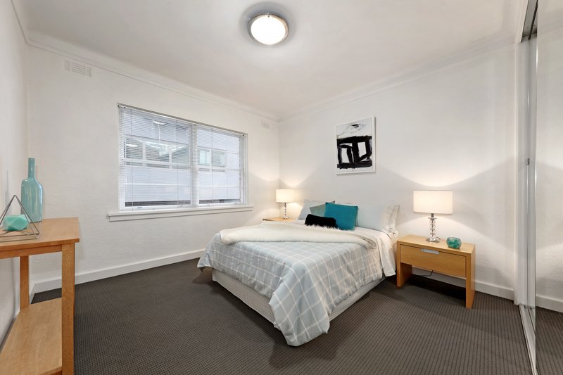 Photo - 10/8 Louise Street, Melbourne VIC 3004 - Image 7