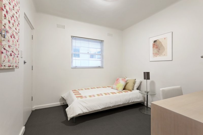 Photo - 10/8 Louise Street, Melbourne VIC 3004 - Image 8