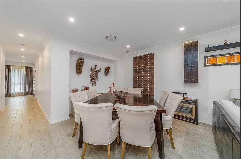 Photo - 108 Macksville Street, Carnes Hill NSW 2171 - Image 11