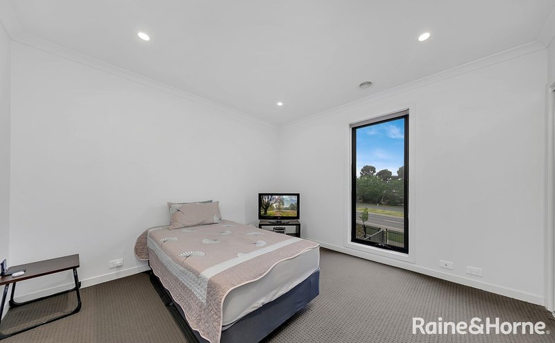 Photo - 108 Marathon Boulevard, Craigieburn VIC 3064 - Image 2