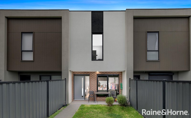 Photo - 108 Marathon Boulevard, Craigieburn VIC 3064 - Image 5