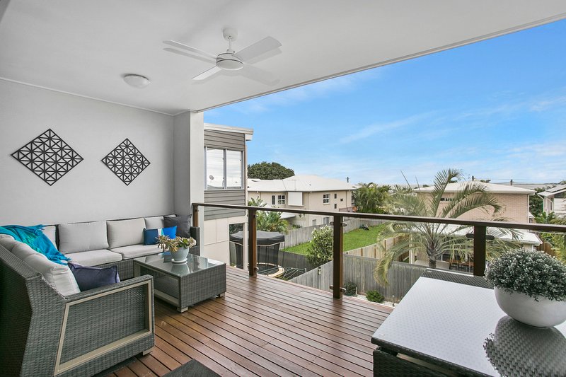 Photo - 108 Melville Terrace, Manly QLD 4179 - Image 5