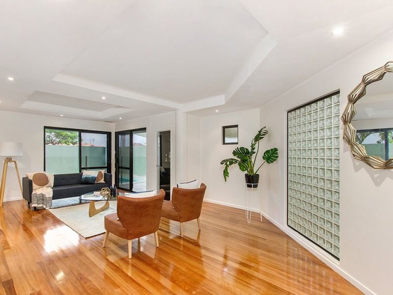 Photo - 108 Skyline Tce , Burleigh Heads QLD 4220 - Image 4