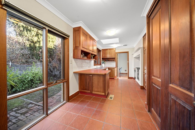 Photo - 108 Strickland Crescent, Deakin ACT 2600 - Image 11