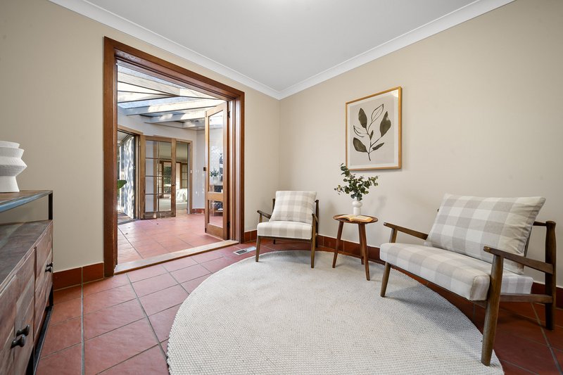 Photo - 108 Strickland Crescent, Deakin ACT 2600 - Image 15