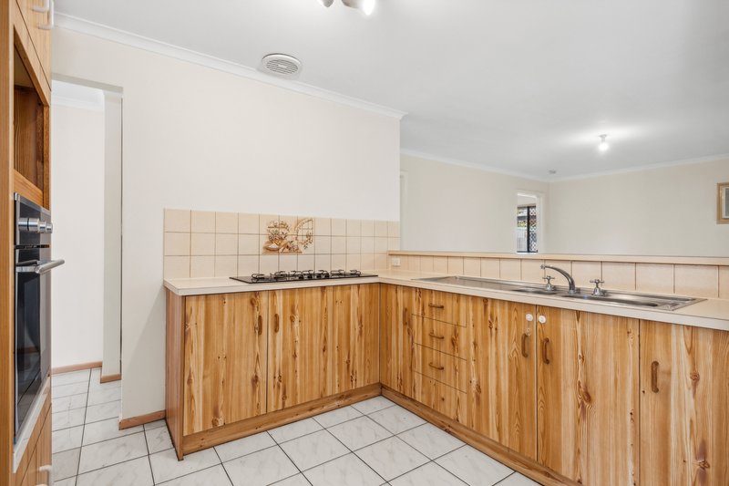 Photo - 108 Taylors Avenue, Morphett Vale SA 5162 - Image 6