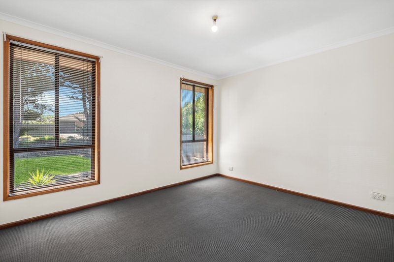 Photo - 108 Taylors Avenue, Morphett Vale SA 5162 - Image 4