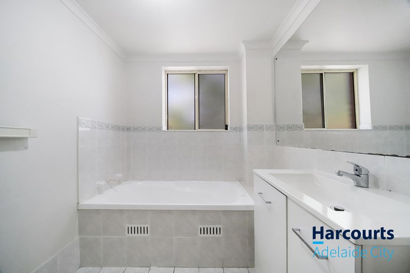 Photo - 10/81 Carrington Street, Adelaide SA 5000 - Image 12