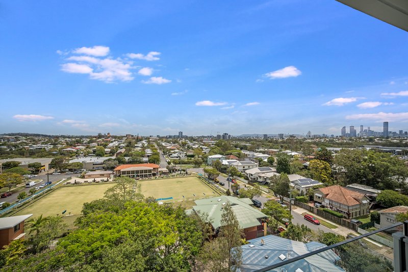 Photo - 1081/123 Cavendish Road, Coorparoo QLD 4151 - Image 7