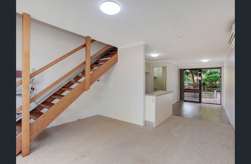 Photo - 108/170 Bardon Avenue, Burleigh Waters QLD 4220 - Image 3