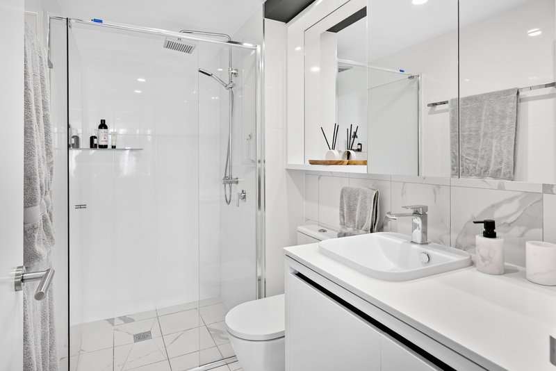 Photo - 108/18 Chelsea Avenue, Broadbeach QLD 4218 - Image 9