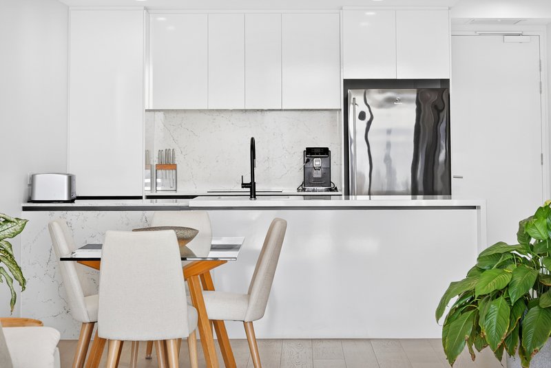 Photo - 108/18 Chelsea Avenue, Broadbeach QLD 4218 - Image 10