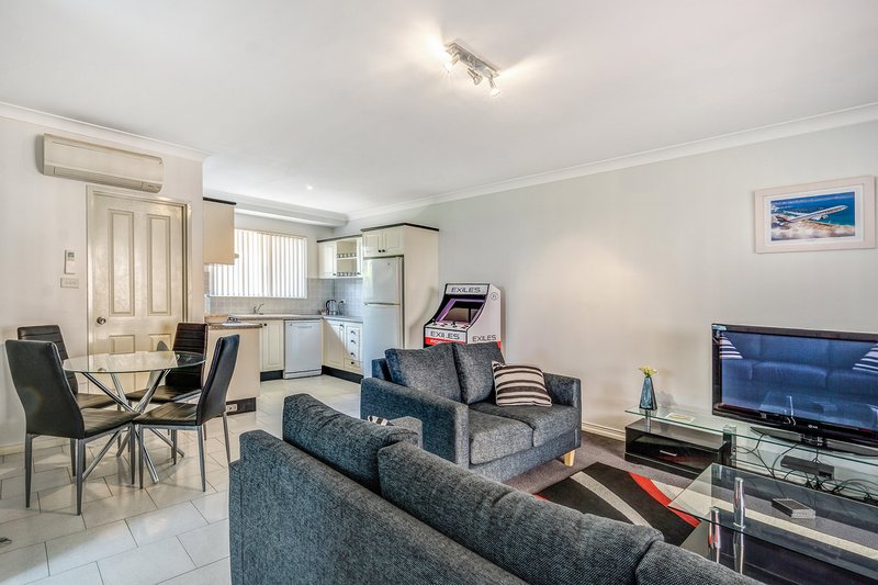 Photo - 10/9-13 Junction Road, Terrigal NSW 2260 - Image 5