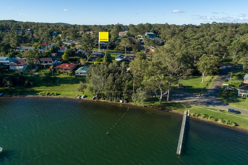 109 Bay Road, Bolton Point NSW 2283