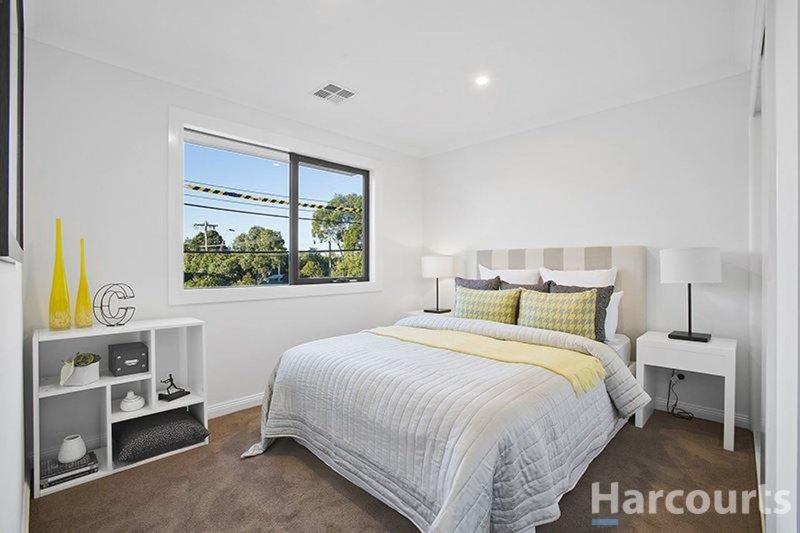 Photo - 109 Blackburn Road, Mount Waverley VIC 3149 - Image 12