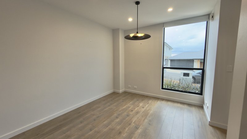 Photo - 109 Buchanan Drive, Woodforde SA 5072 - Image 5