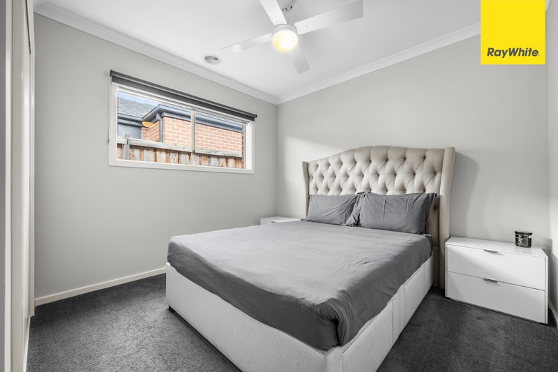Photo - 109 Claret Ash Boulevard, Harkness VIC 3337 - Image 4