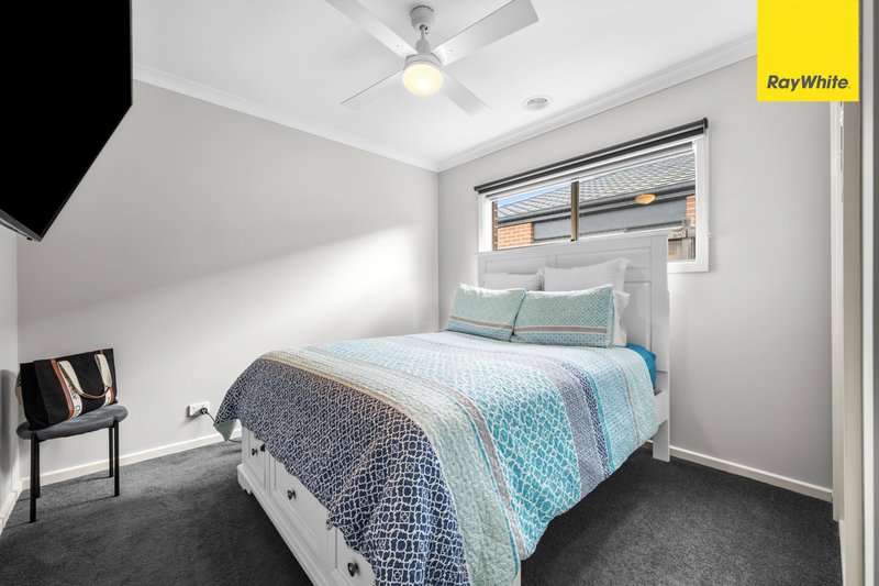Photo - 109 Claret Ash Boulevard, Harkness VIC 3337 - Image 5
