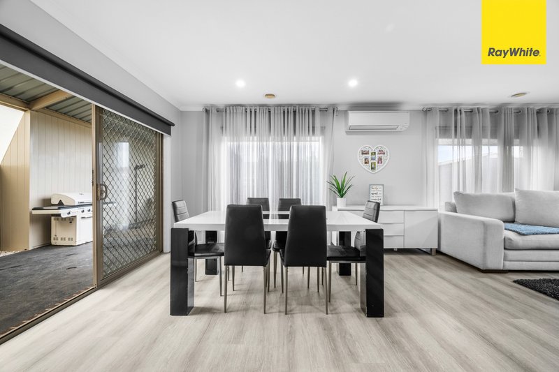 Photo - 109 Claret Ash Boulevard, Harkness VIC 3337 - Image 12