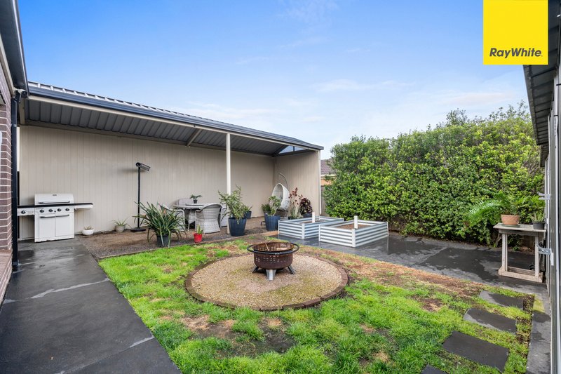 Photo - 109 Claret Ash Boulevard, Harkness VIC 3337 - Image 14
