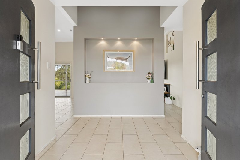 Photo - 109 Corvus Drive, Cashmere QLD 4500 - Image 4