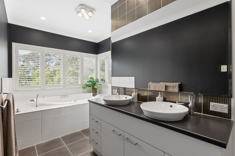 Photo - 109 Corvus Drive, Cashmere QLD 4500 - Image 13