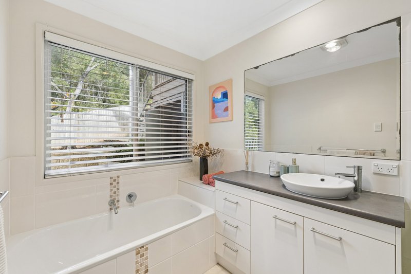 Photo - 109 Corvus Drive, Cashmere QLD 4500 - Image 20