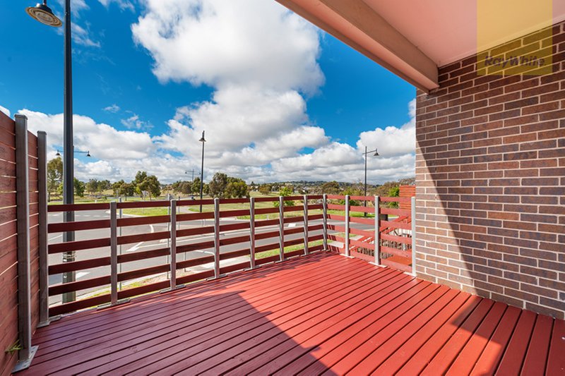 Photo - 109 Creekwood Drive, Craigieburn VIC 3064 - Image 11