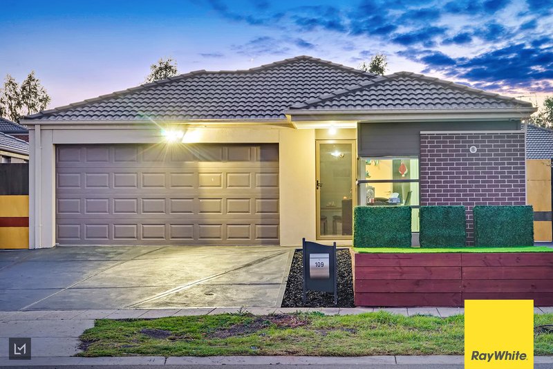 Photo - 109 Crossway Ave , Tarneit VIC 3029 - Image 2