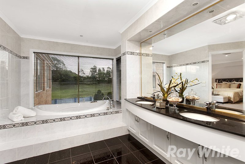 Photo - 109 Herriotts Boulevard, Glen Waverley VIC 3150 - Image 9