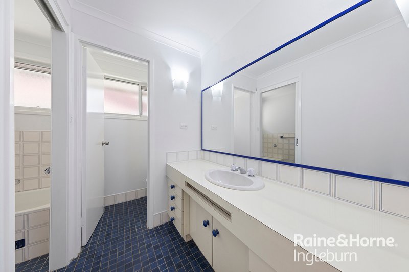 Photo - 109 Lancia Drive, Ingleburn NSW 2565 - Image 3