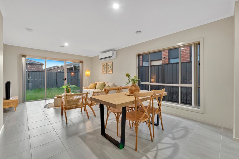 Photo - 109 Moor Park Drive, Craigieburn VIC 3064 - Image 6