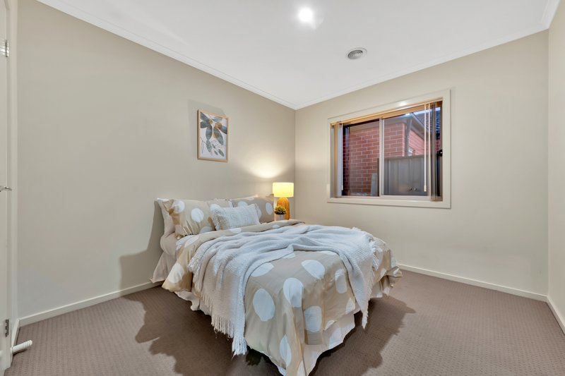 Photo - 109 Moor Park Drive, Craigieburn VIC 3064 - Image 13