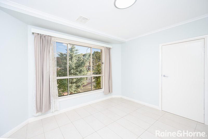 Photo - 109 Overall Avenue, Casey ACT 2913 - Image 7