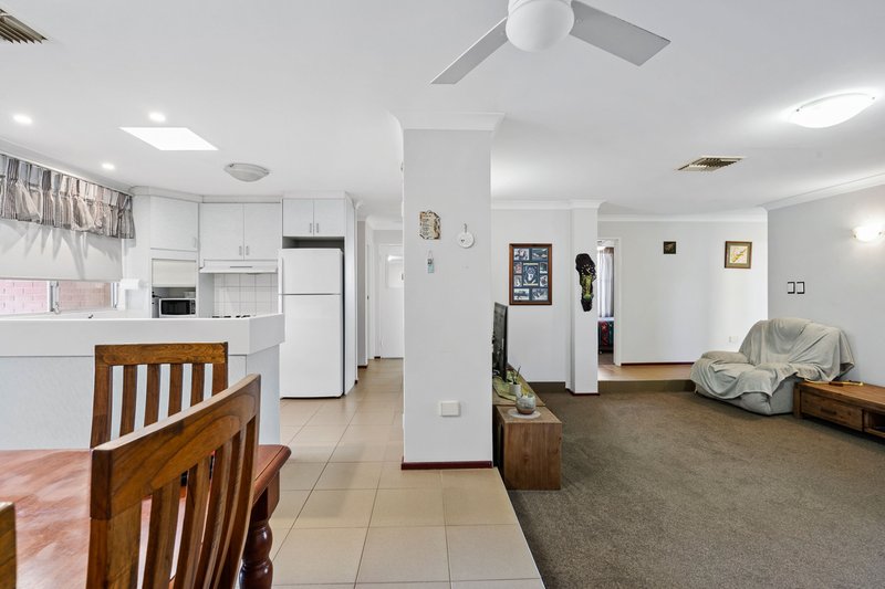 Photo - 109 Partridge Way, Thornlie WA 6108 - Image 3