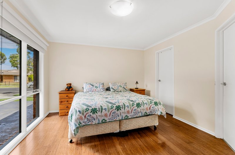 Photo - 109 Prince Of Wales Avenue, Mill Park VIC 3082 - Image 6