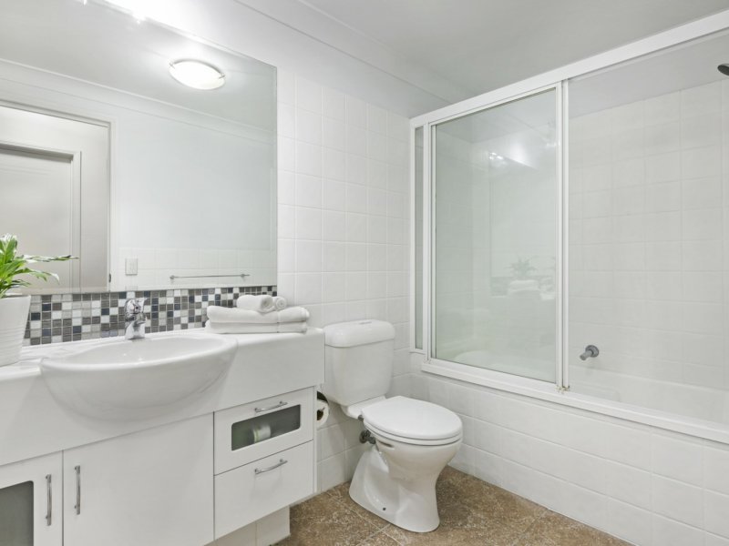 Photo - 1090/1 The Cove Crescent, Carrara QLD 4211 - Image 16