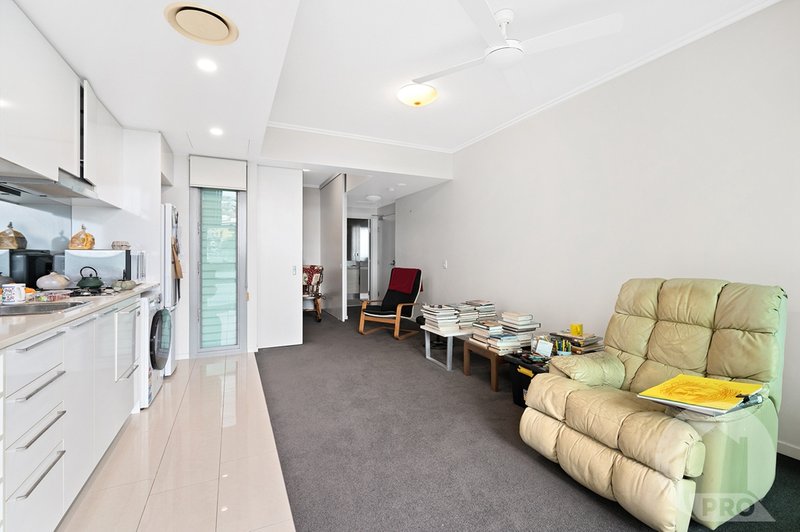 Photo - 10905/8 Harbour Road, Hamilton QLD 4007 - Image 4