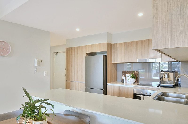 Photo - 10/908 Logan Road, Holland Park West QLD 4121 - Image 4