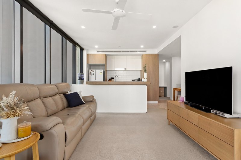 Photo - 10910/7 Wharf Street, Hamilton QLD 4007 - Image 3