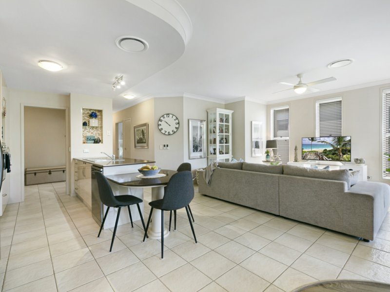 Photo - 1091/1 The Cove Cres , Carrara QLD 4211 - Image 5