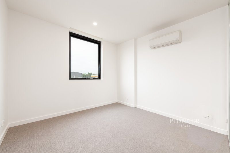 Photo - 109/12 Napier Street, Footscray VIC 3011 - Image 5