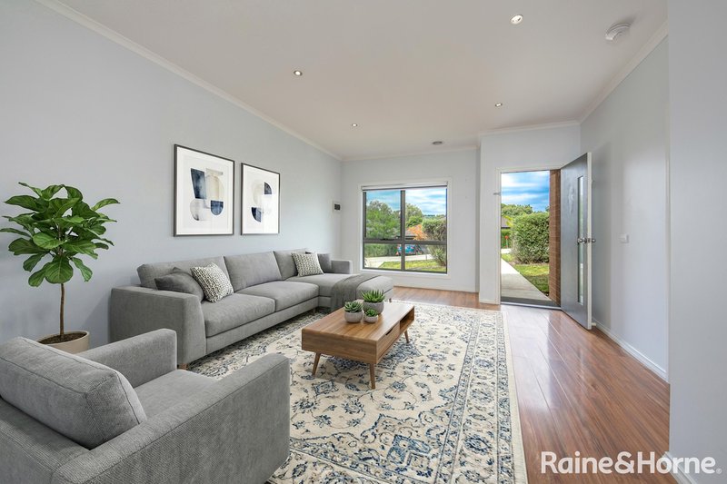 Photo - 10/92 Fersfield Road, Gisborne VIC 3437 - Image 4