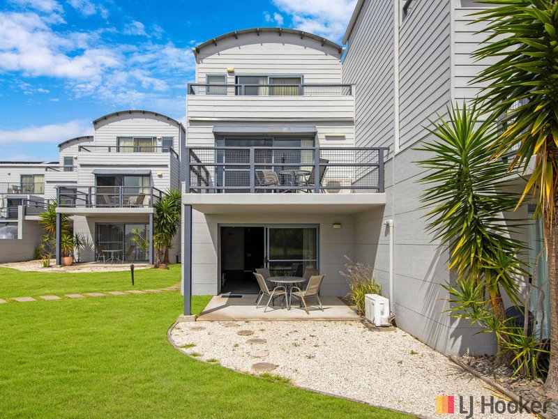 Photo - 109/202-208 Beach Road, Batehaven NSW 2536 - Image 2