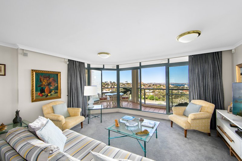 Photo - 10/93 Ridge Street, North Sydney NSW 2060 - Image 2