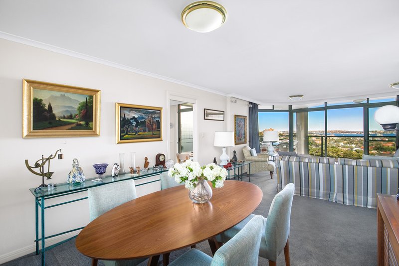 Photo - 10/93 Ridge Street, North Sydney NSW 2060 - Image 5