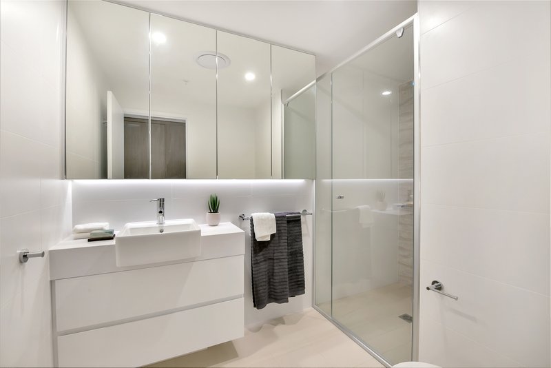 Photo - 1096/123 Cavendish Road, Coorparoo QLD 4151 - Image 5