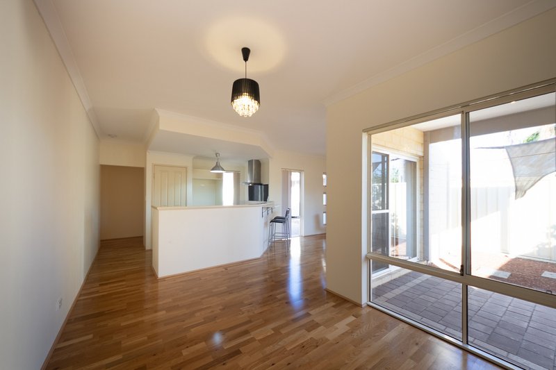 Photo - 109C Hillsborough Drive, Nollamara WA 6061 - Image 3