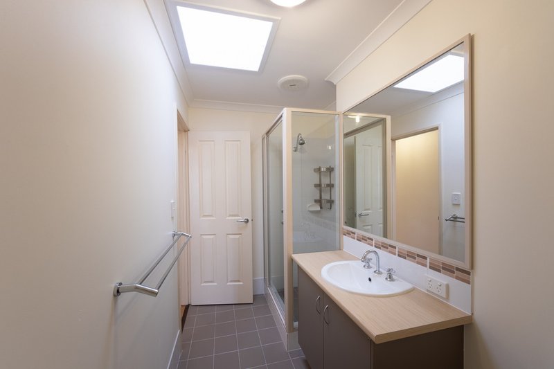 Photo - 109C Hillsborough Drive, Nollamara WA 6061 - Image 12